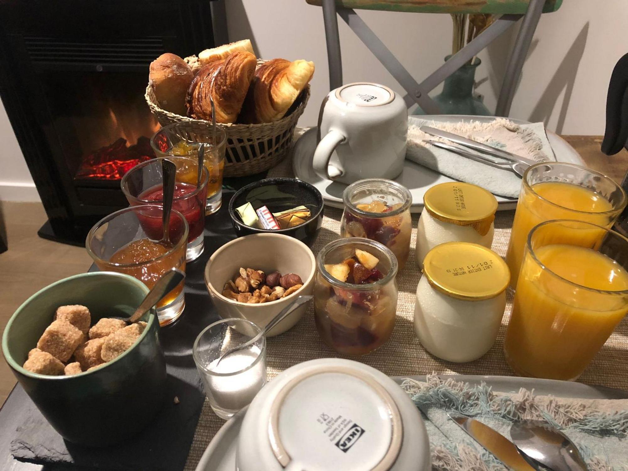 La Pause Bed & Breakfast Surville  Eksteriør bilde